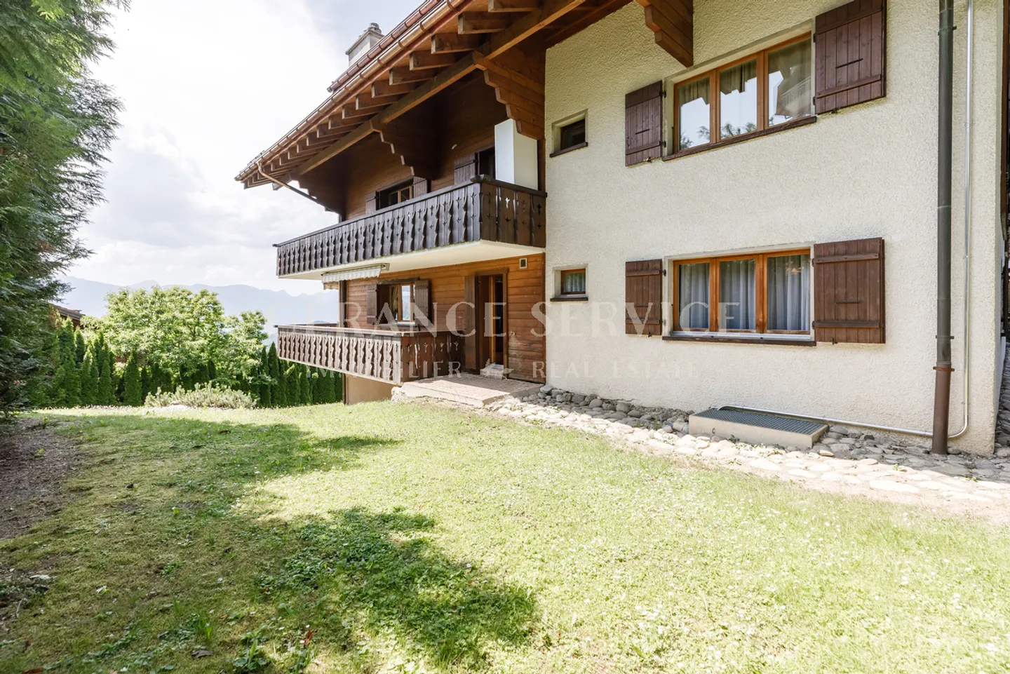 Ambassador 6 - Photo 16 of 19