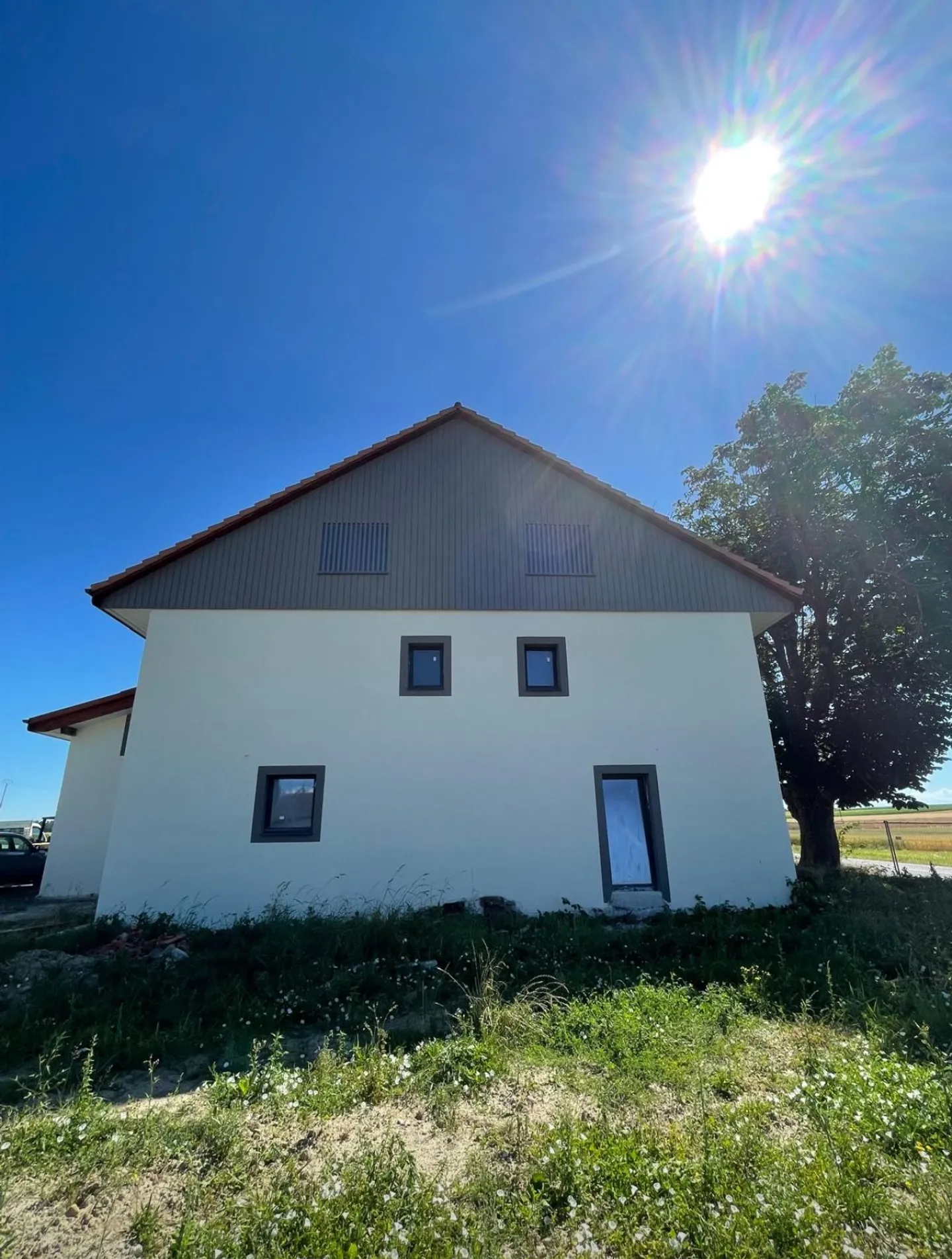 Seltene Gelegenheit in Montbrelloz — Projekt von zwei verbundenen Villen mit 4,5 Zimmern zur Anpassung - Photo 2 of 6