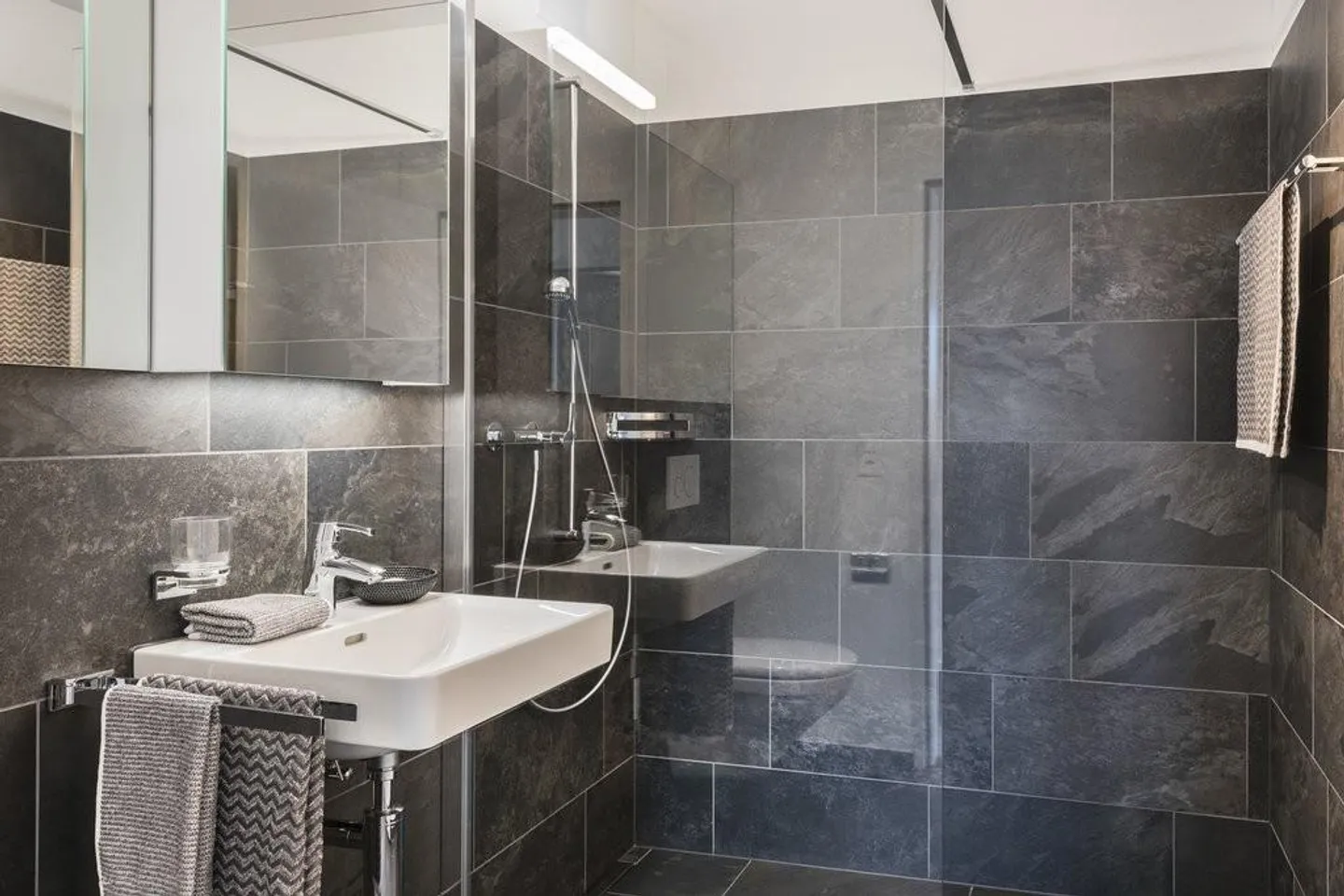 Dreamlike 5.5-room apartment in the green for rent - Photo 6 of 8