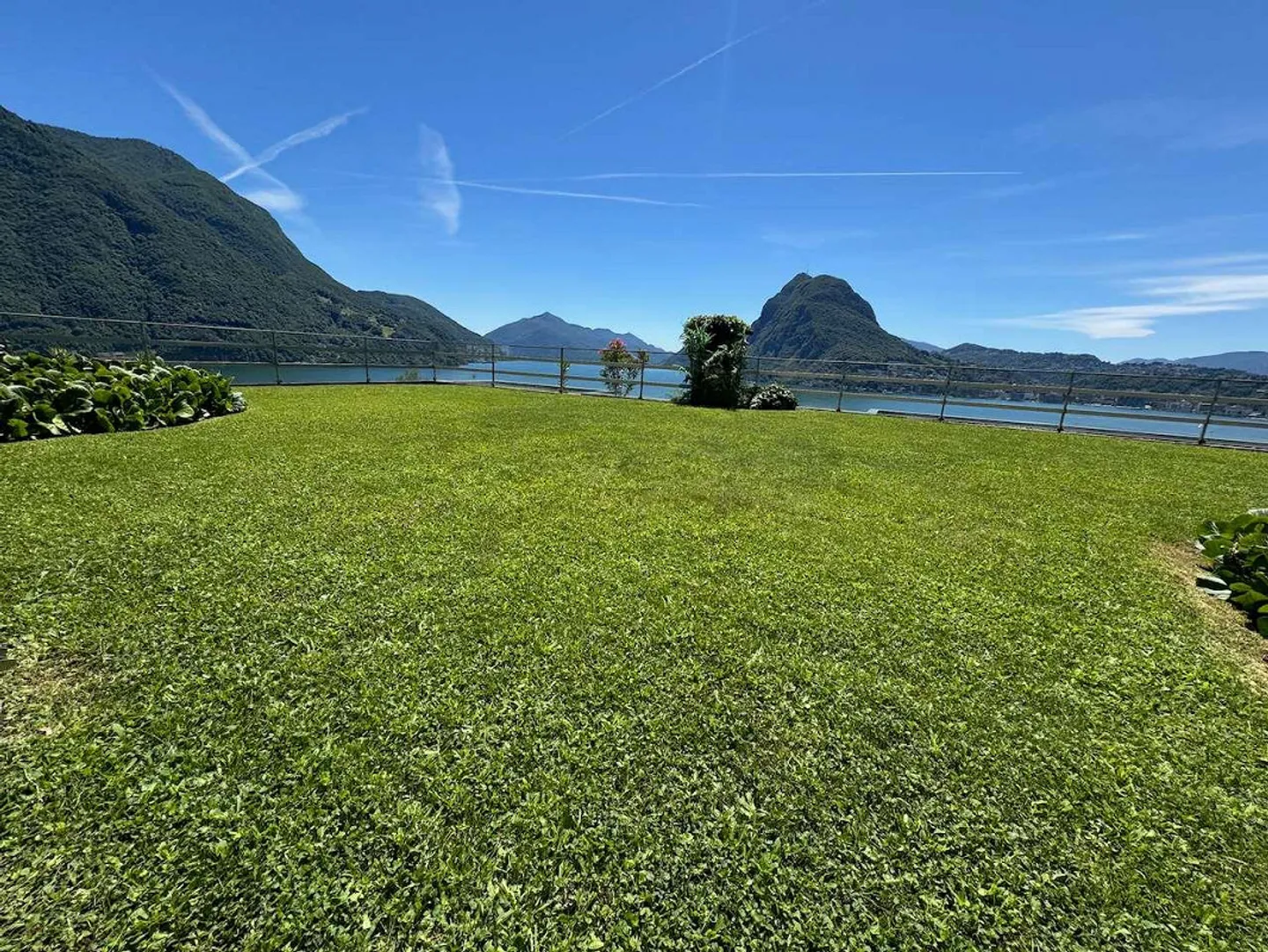 Holiday apartment with lake view and garden - Photo 11 of 11