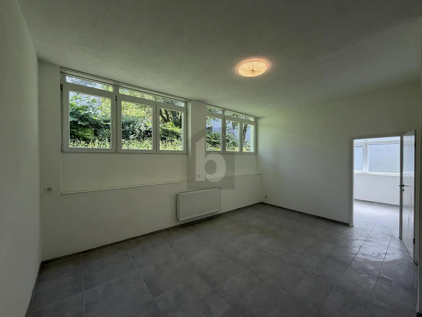 LIGHT-FLOODED, PRACTICAL AND WELL CONNECTED - Photo 1 of 4