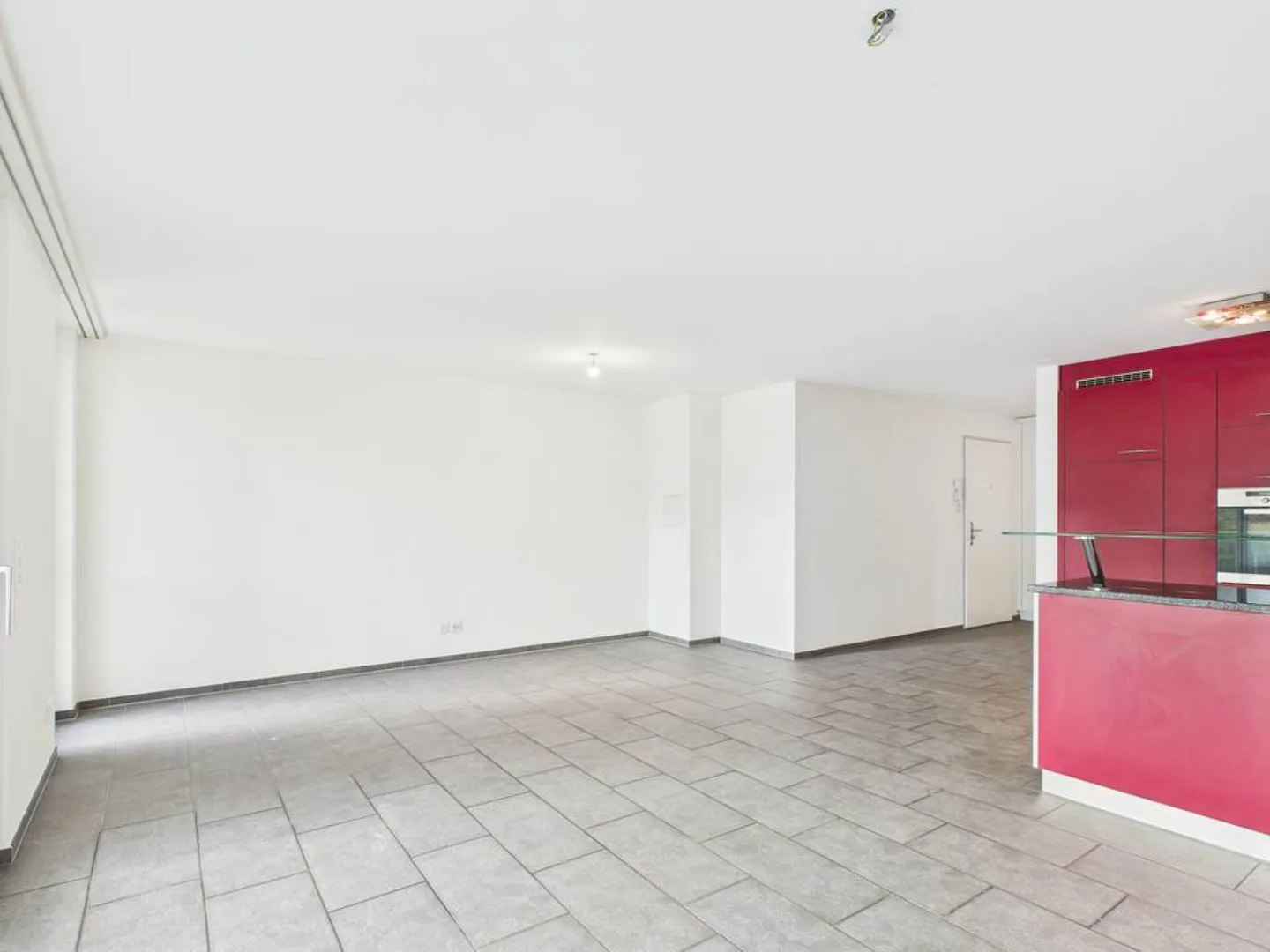 Geräumiges, ruhiges Zuhause mit lichtdurchflutetem Wintergarten zum Entspannen. - Foto 2 von 13