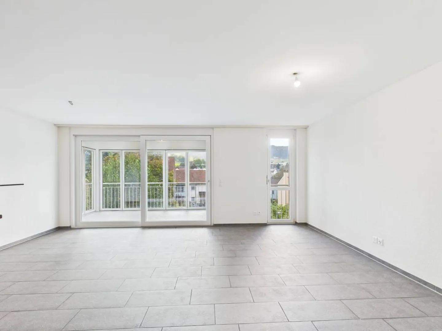 Geräumiges, ruhiges Zuhause mit lichtdurchflutetem Wintergarten zum Entspannen. - Foto 5 von 13