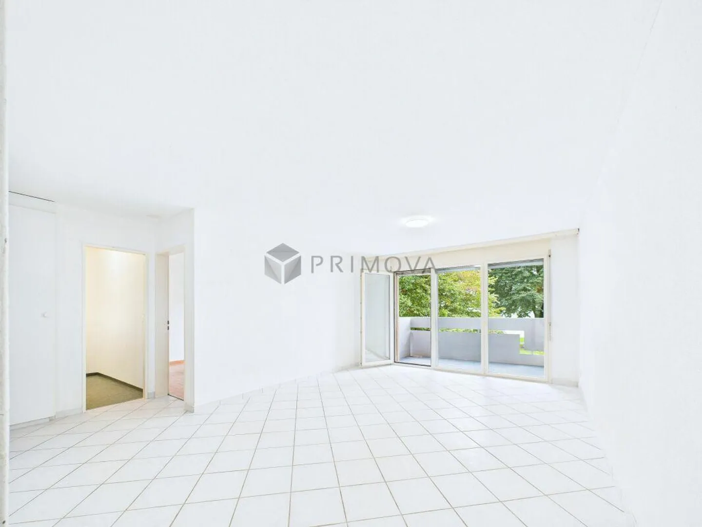 Condominio affascinante con potenziale - Foto 2 di 10