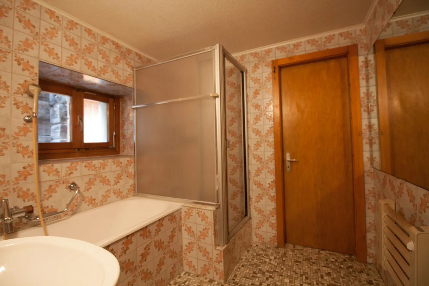 Ideally Located Duplex Apartment! - Photo 4 of 8