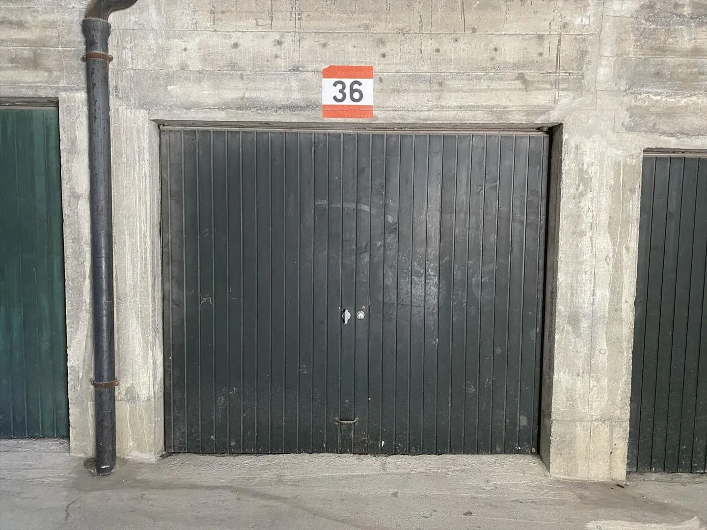 Garage - Foto 1 di 4