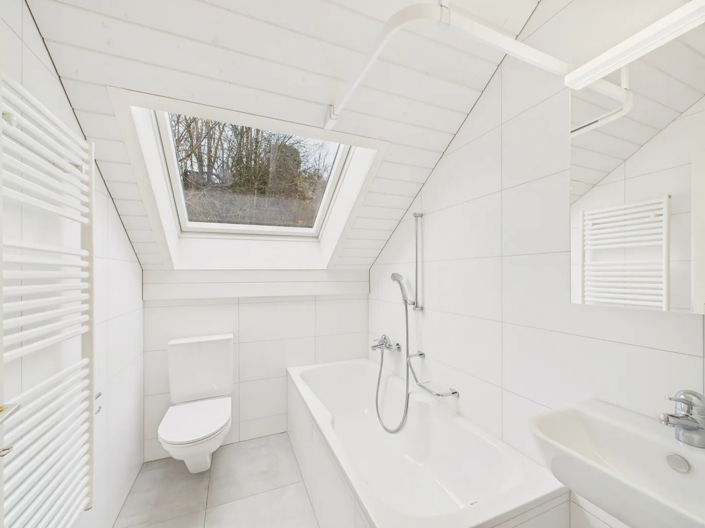 Attique moderne 4.5 pièces avec balcon exposé à sud-ouest, Bellerive VD - Photo 7 sur 8