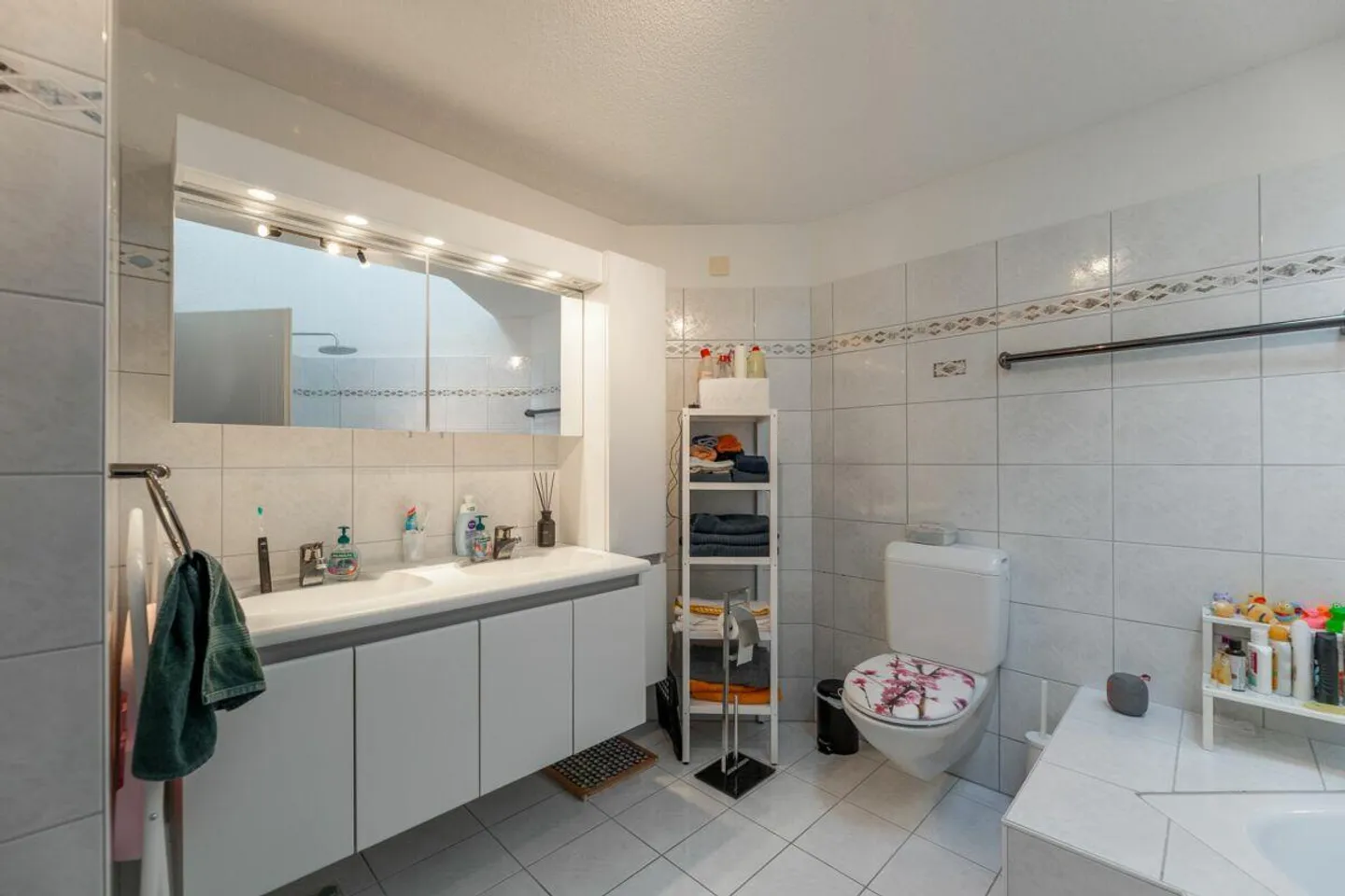 Appartement familial spacieux dans un emplacement calme - Photo 7 sur 12