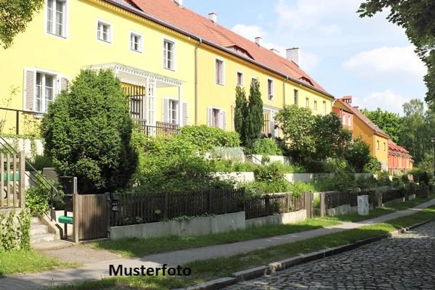 Haus (1/2) - Foto 1 von 13