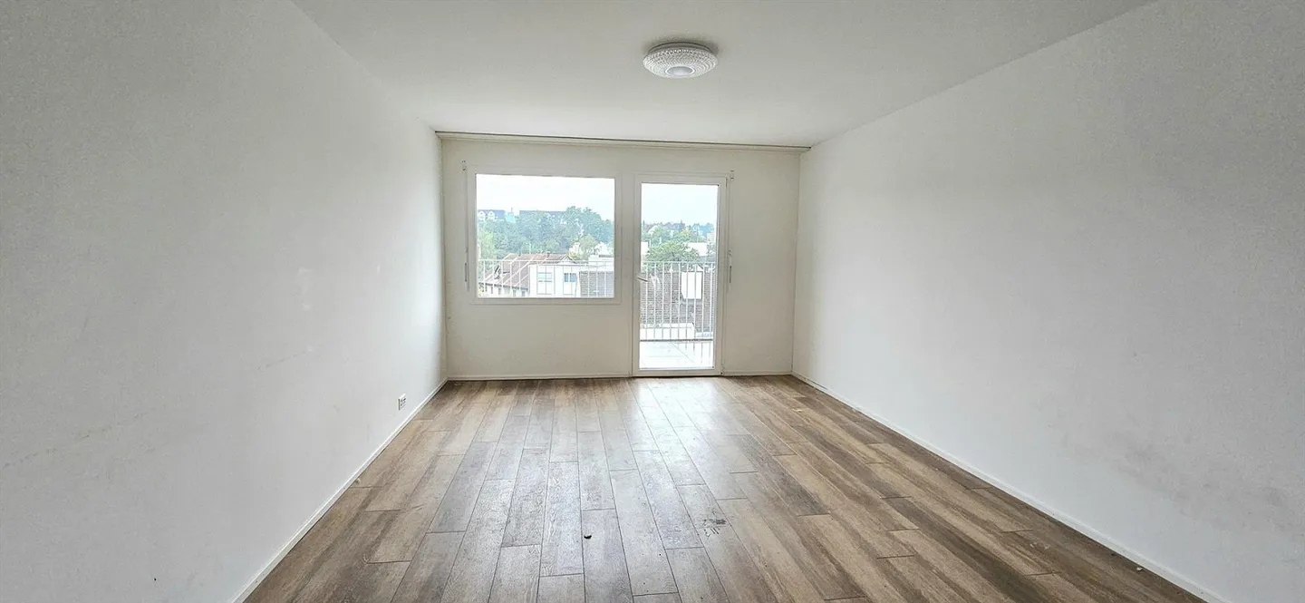 1.5-Room Attic Apartment in Kloten - Photo 5 of 9