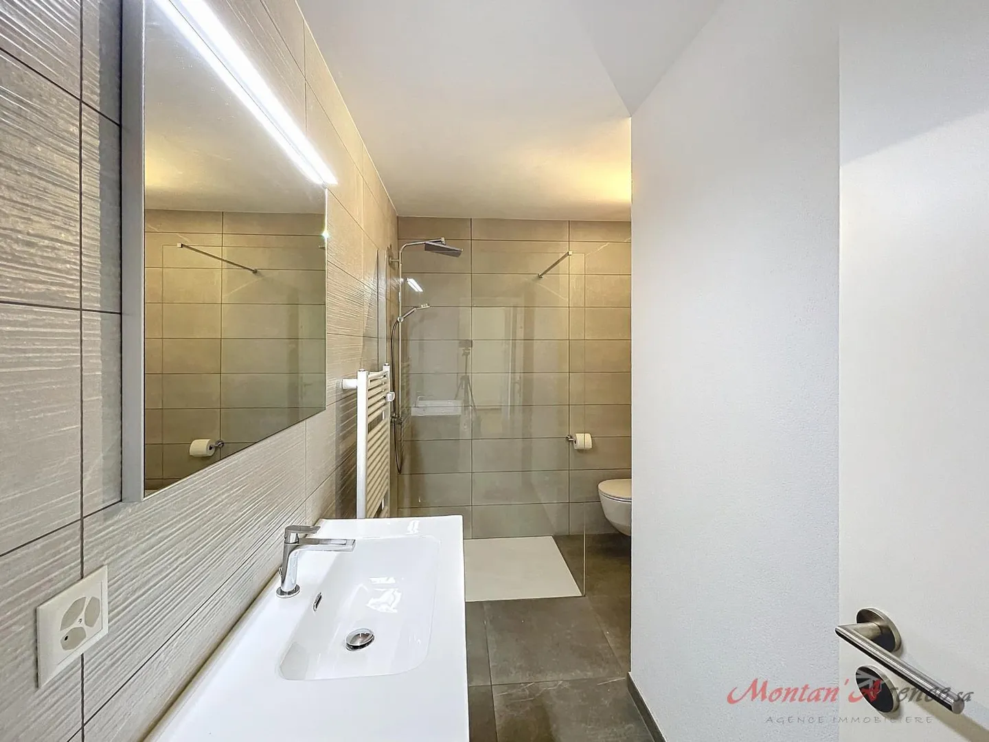 Appartement Charmant avec Piscine - Photo 12 sur 13