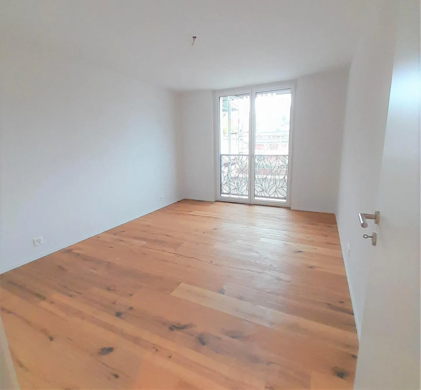 Appartement moderne et lumineux de 3,5 pièces aux normes de construction les plus récentes - Photo 2 sur 11