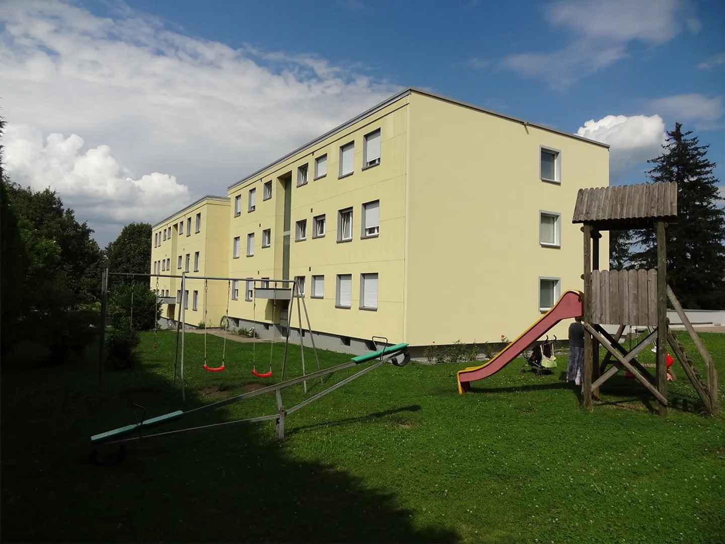 Appartamento 3.5 stanze, cucina/bagno come nuovo, nuovo laminato, tranquillo, ben tenuto, balcone - Foto 14 di 14