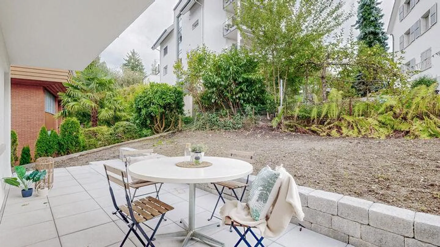 GRANDE APPARTEMENT DUPLEX AVEC JARDIN AU CENTRE DE LUCERNE - Photo 6 sur 7