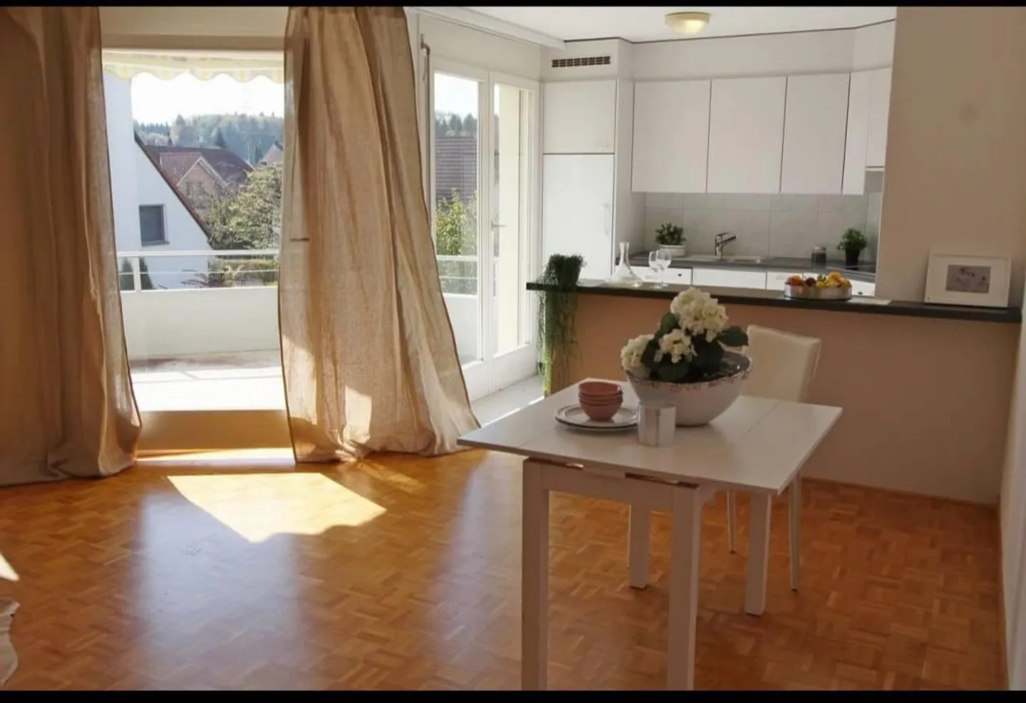 Carino appartamento di 2,5 stanze a Hermetschwil-Staffeln dal 01.03.2026 - Foto 4 di 7