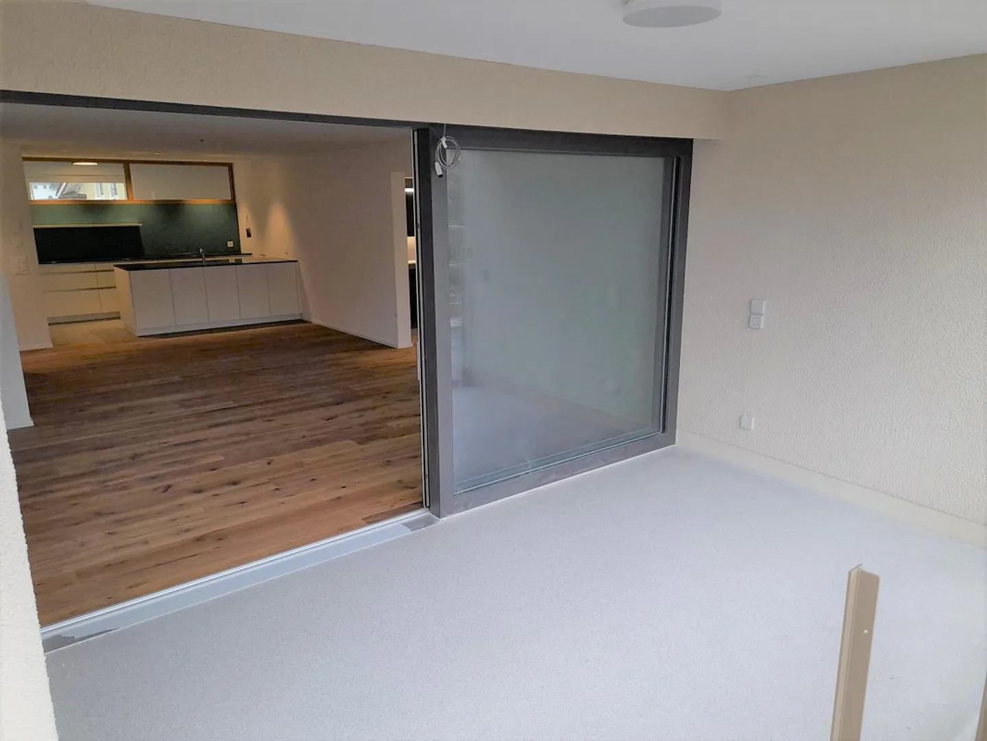 Appartement moderne et lumineux de 3,5 pièces aux normes de construction les plus récentes - Photo 5 sur 11