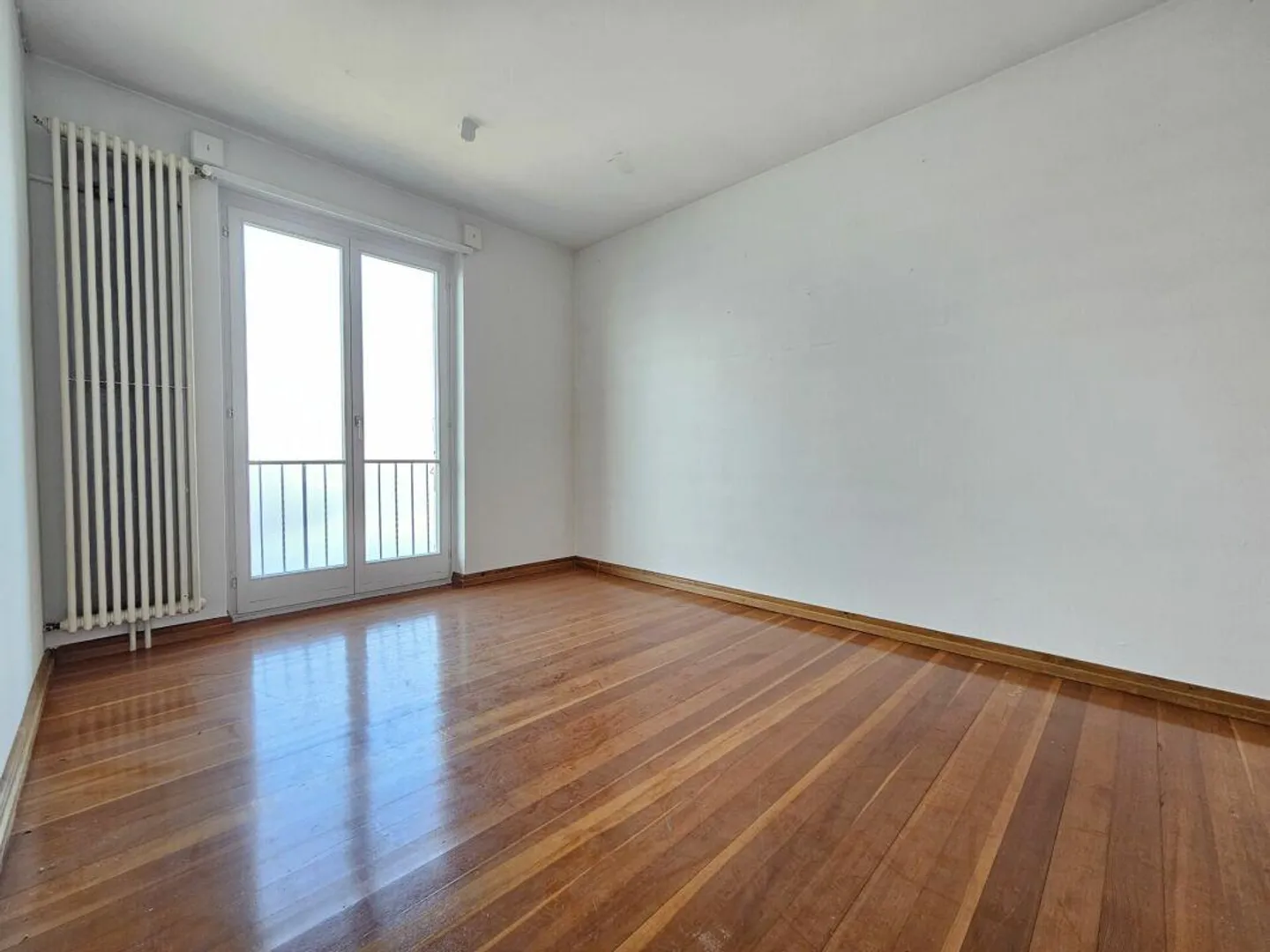 GAMBAROGNO - Property in need of renovation with three apartments - Photo 14 of 21