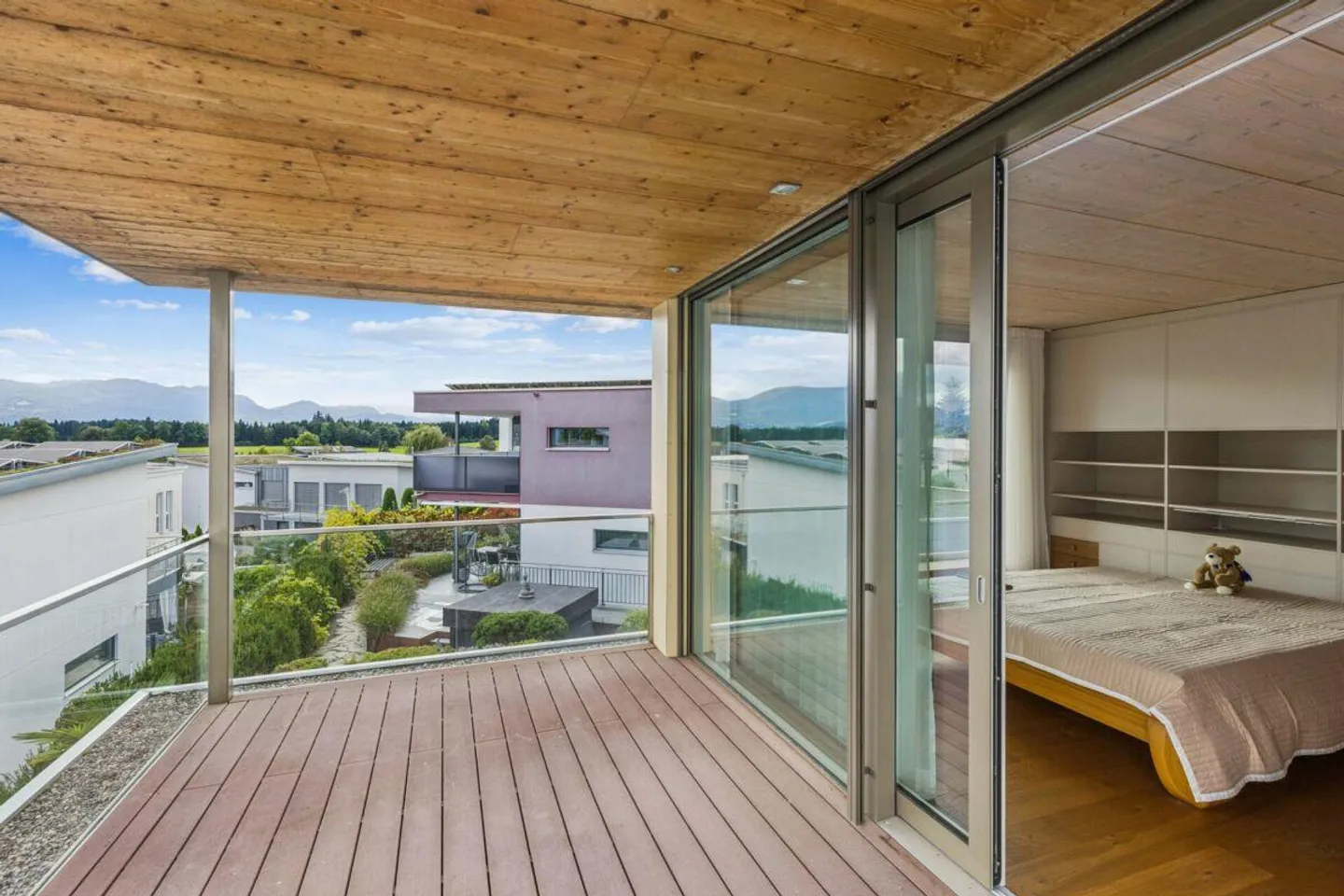 Una casa da godere - Elegante casa di 5,5 stanze con piscina, sauna e comfort - Foto 7 di 9