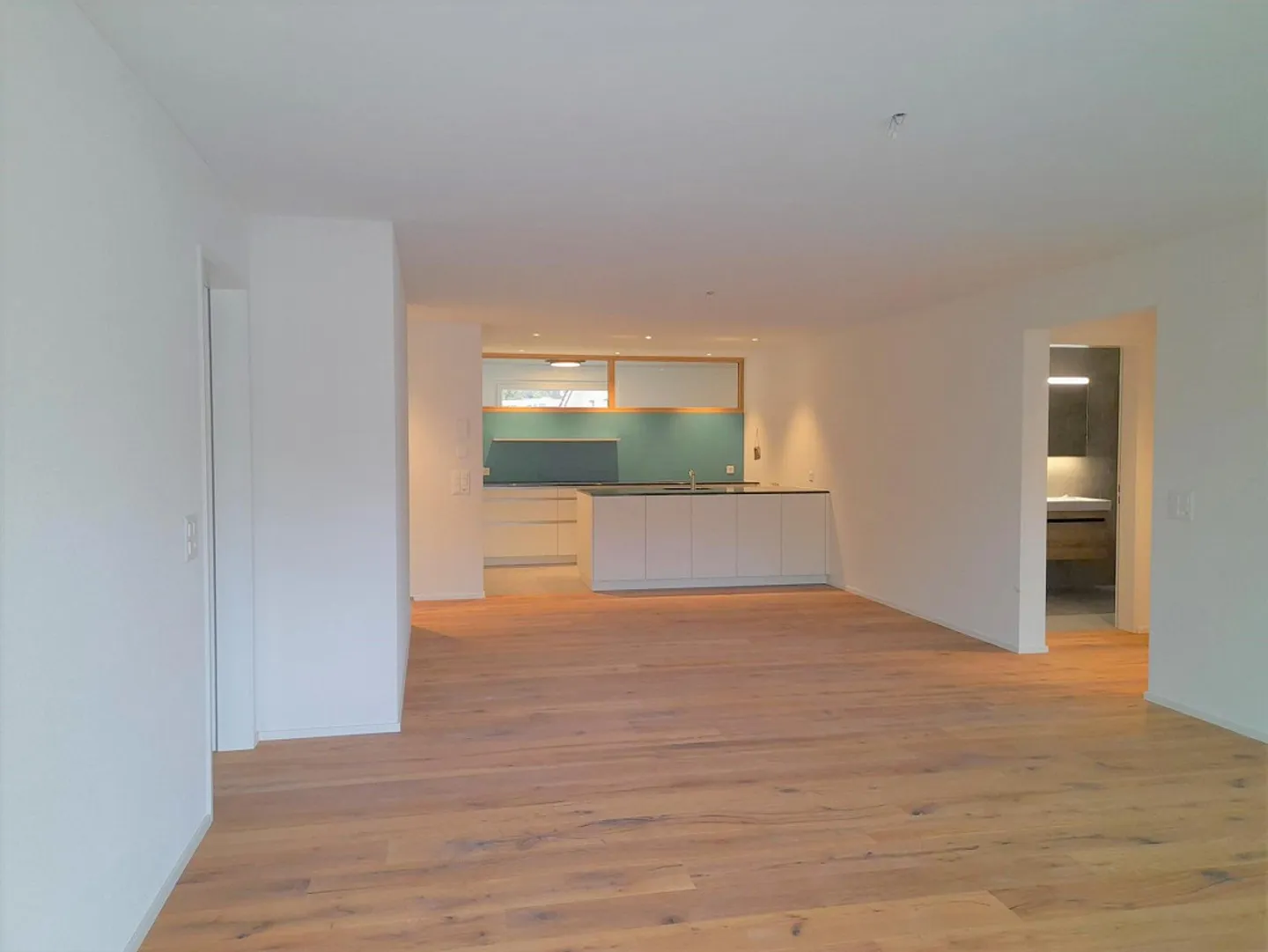 Appartement moderne et lumineux de 3,5 pièces aux normes de construction les plus récentes - Photo 6 sur 11