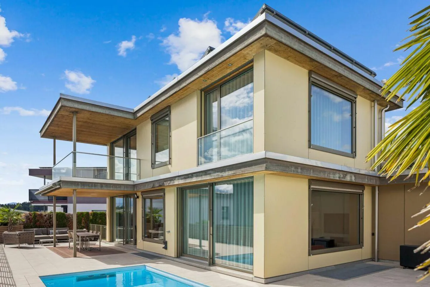 Una casa da godere - Elegante casa di 5,5 stanze con piscina, sauna e comfort - Foto 2 di 9