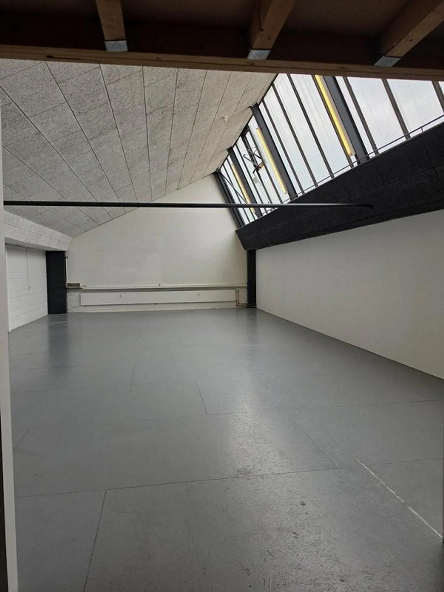 Spacious Commercial Space - Photo 2 of 4