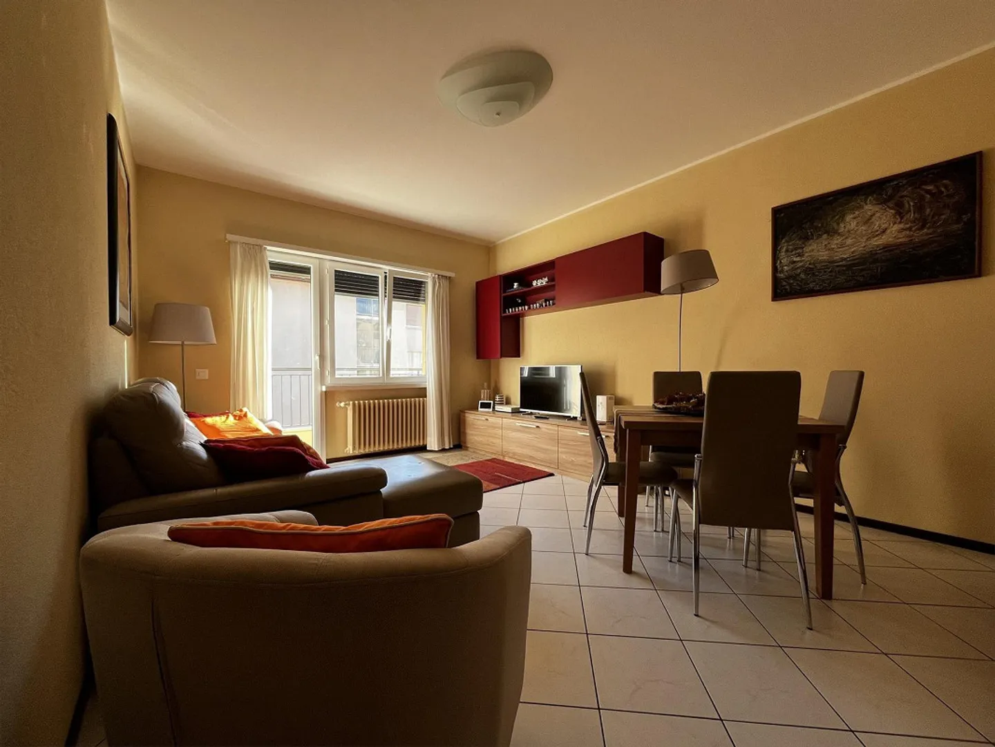 ZU VERKAUFEN HELL UND PRAKTISCH WOHNUNG IN CASSARATE - Foto 1 von 9