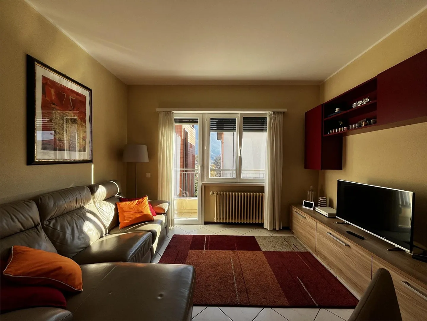 ZU VERKAUFEN HELL UND PRAKTISCH WOHNUNG IN CASSARATE - Foto 2 von 9
