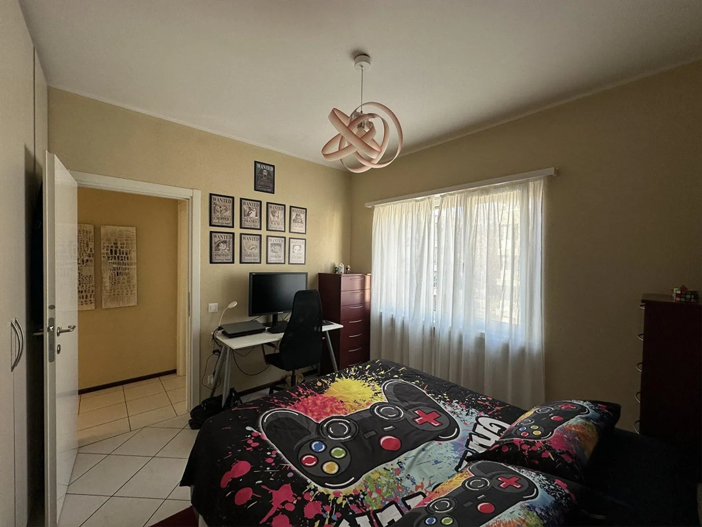 ZU VERKAUFEN HELL UND PRAKTISCH WOHNUNG IN CASSARATE - Foto 7 von 9