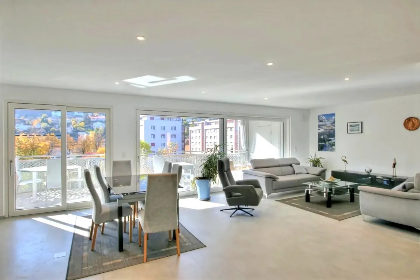 Appartamento in vendita - Foto 2 di 13