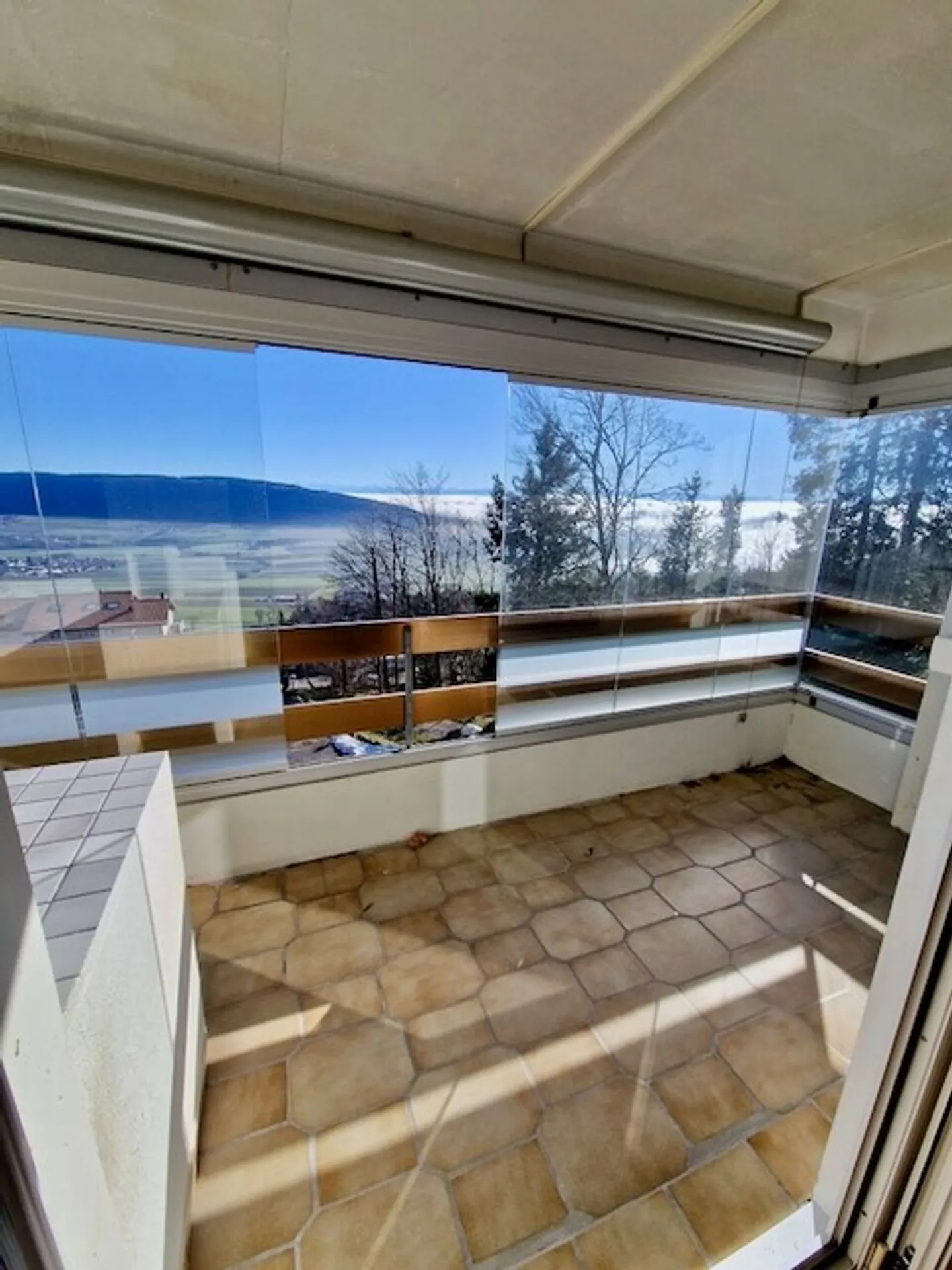 Esclusività Appartamento ristrutturato 4.5 stanze con vista mozzafiato sul Val-de-Ruz - Foto 11 di 13