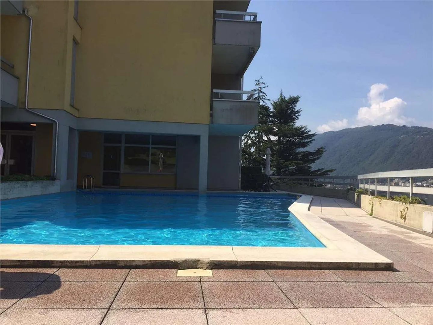 Bellissimo appartamento con 2,5 stanze e vista lago a Bissone in vendita - Foto 3 di 3