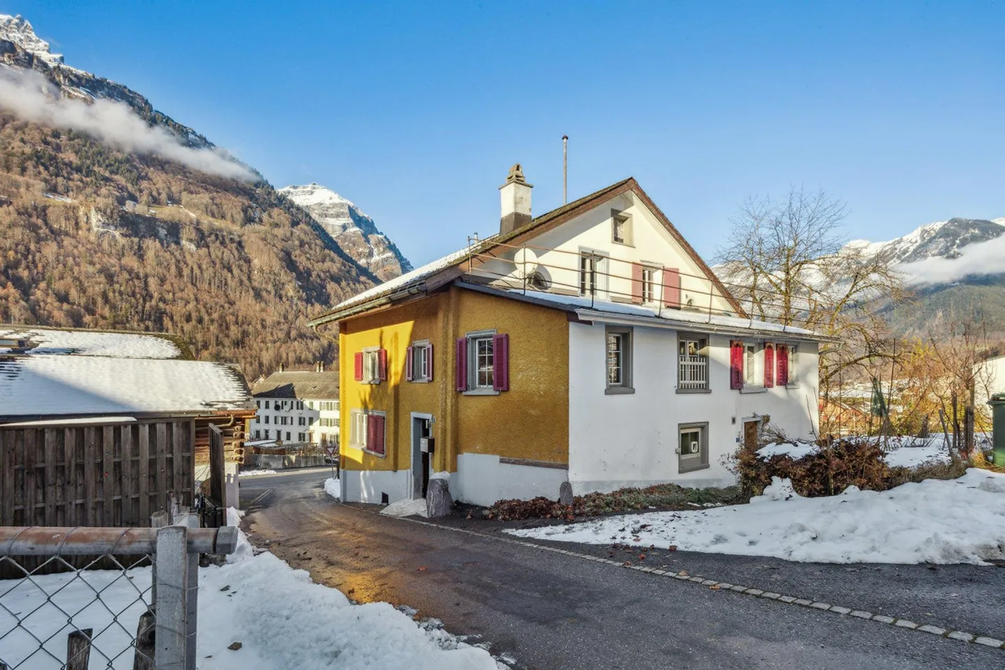 Maison jumelée dans un emplacement familial - Photo 2 sur 14