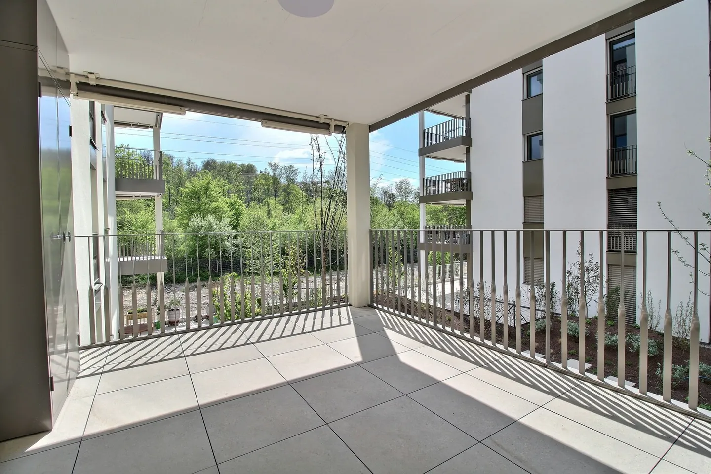 5,5 pièces neuf au 1er étage ! - Photo 1 sur 13