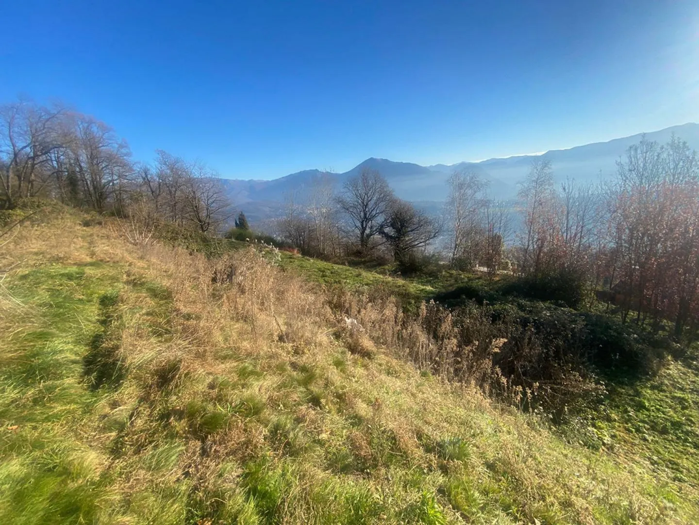 Baugrundstück 2141 m2 sehr ruhig, sonnig mit Aussicht ... - Foto 9 von 12