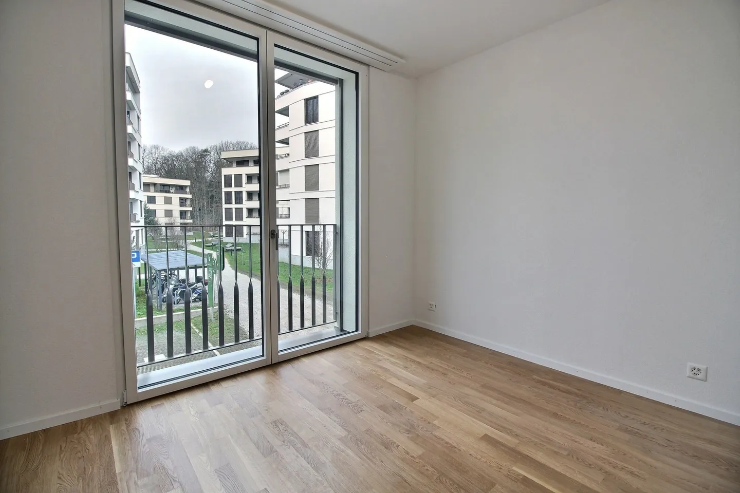 5,5 pièces neuf au 1er étage ! - Photo 7 sur 13