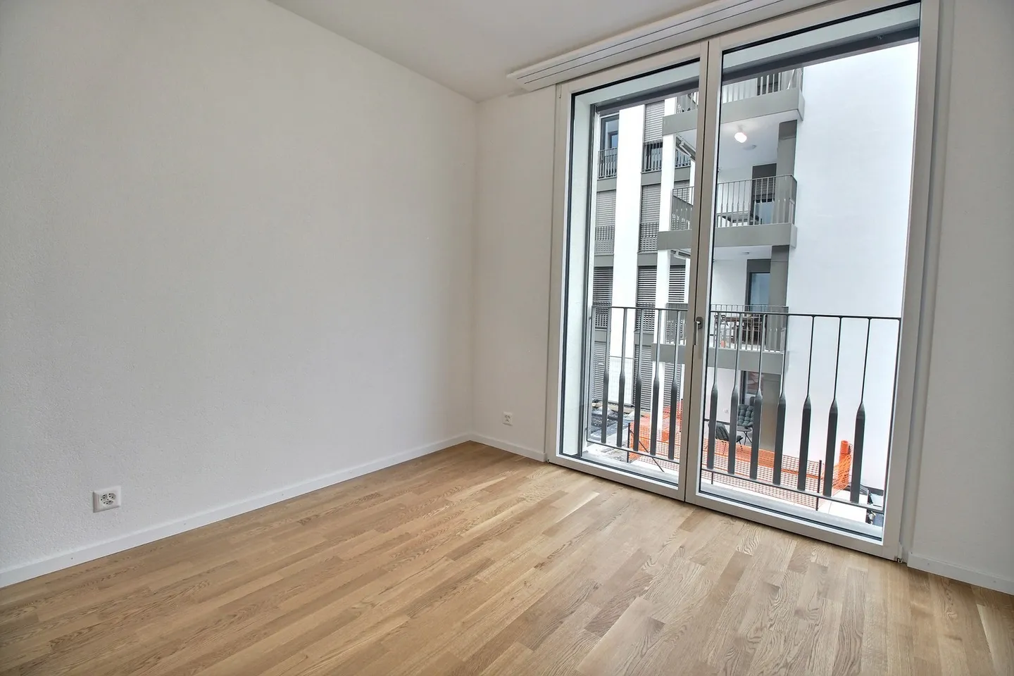 5,5 pièces neuf au 1er étage ! - Photo 11 sur 13