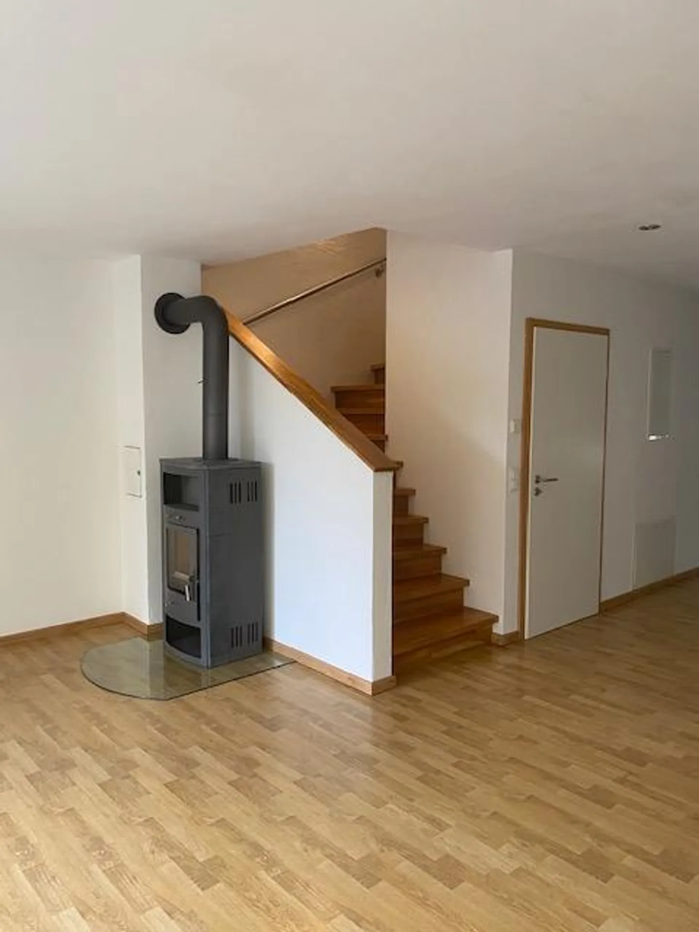 Modernly designed duplex apartment - Photo 3 of 5