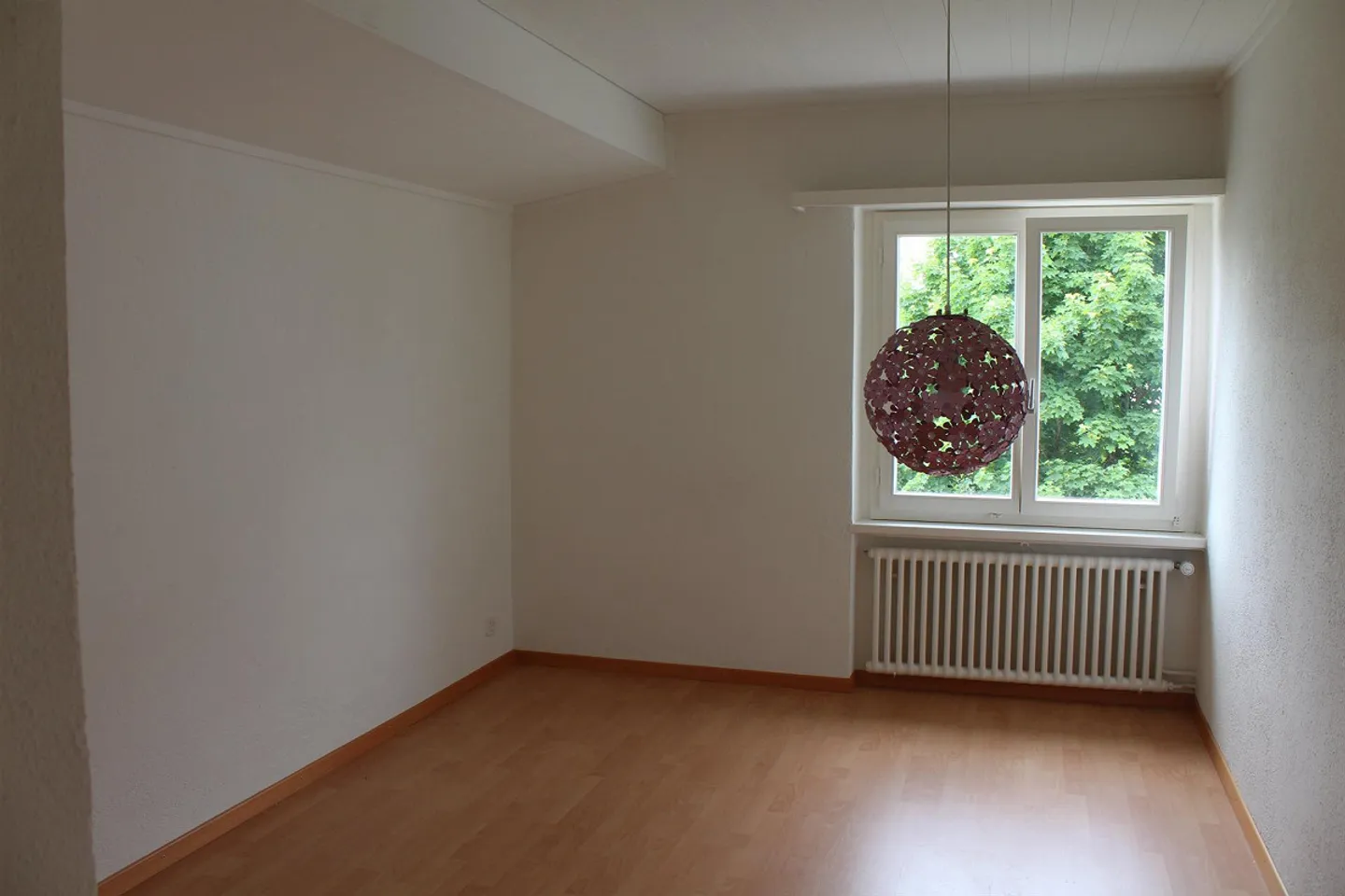 Cozy 2.5-room attic apartment in the heart of Steinhausen - Photo 4 of 5