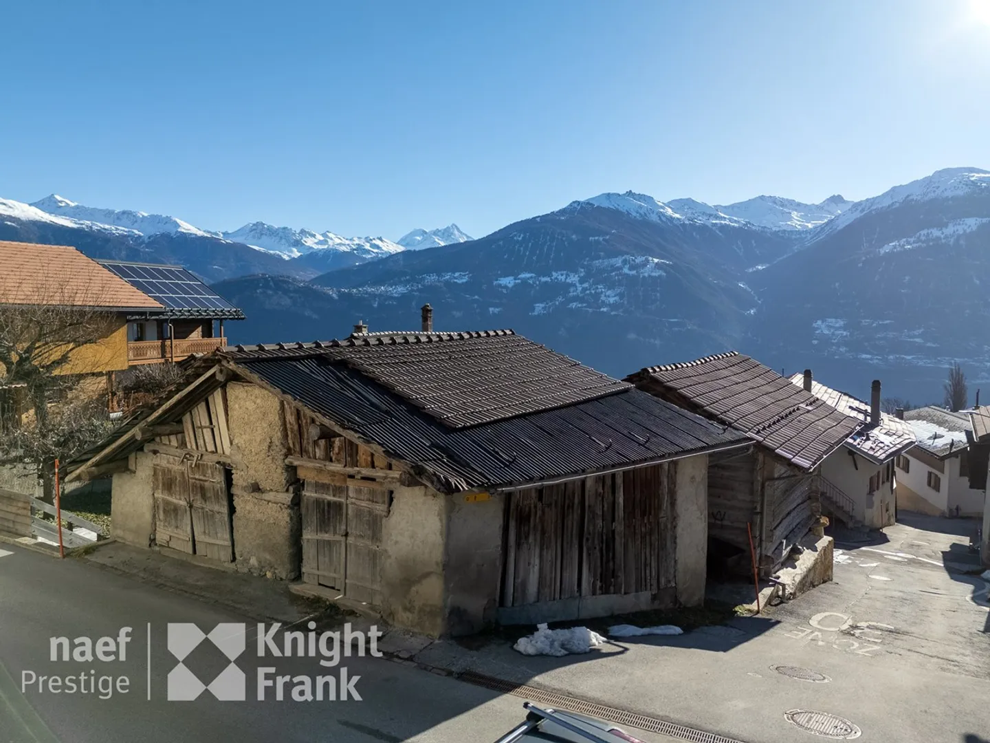 Mazots for Renovation - Crans-Montana Region - Photo 2 of 6