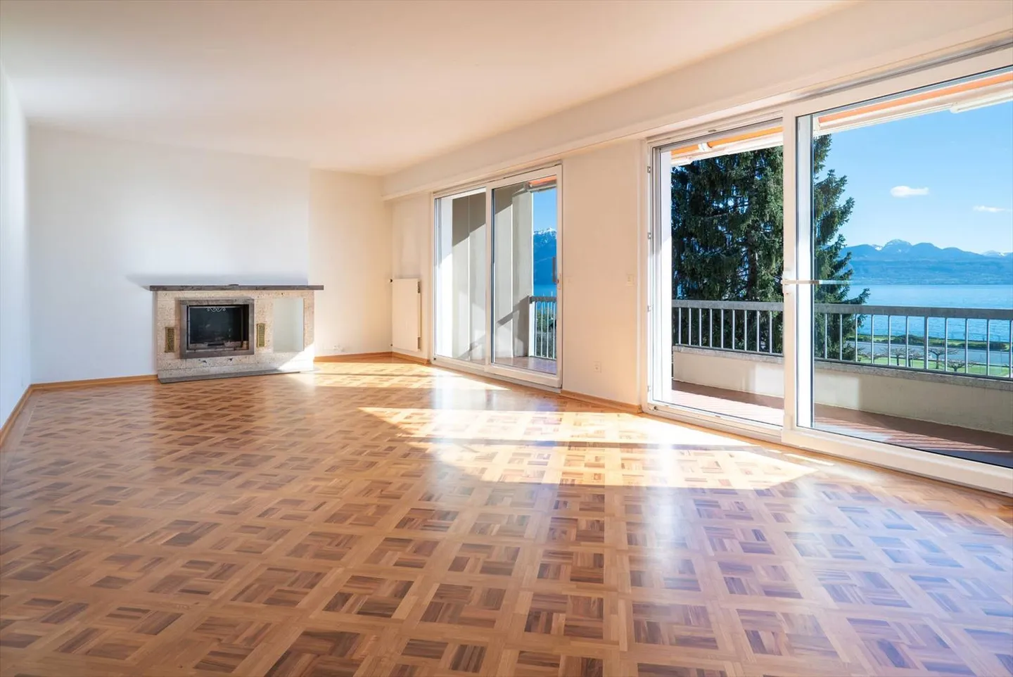 Bel appartement de 3,5 pièces avec vue sur le lac - Photo 1 sur 10