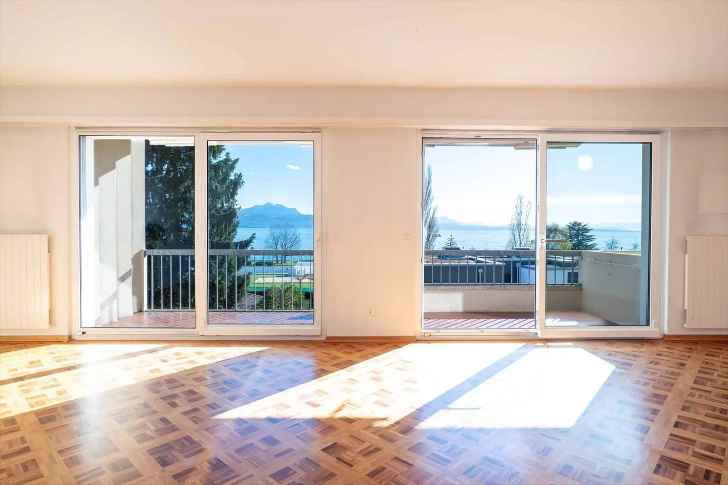 Bel appartement de 3,5 pièces avec vue sur le lac - Photo 2 sur 10