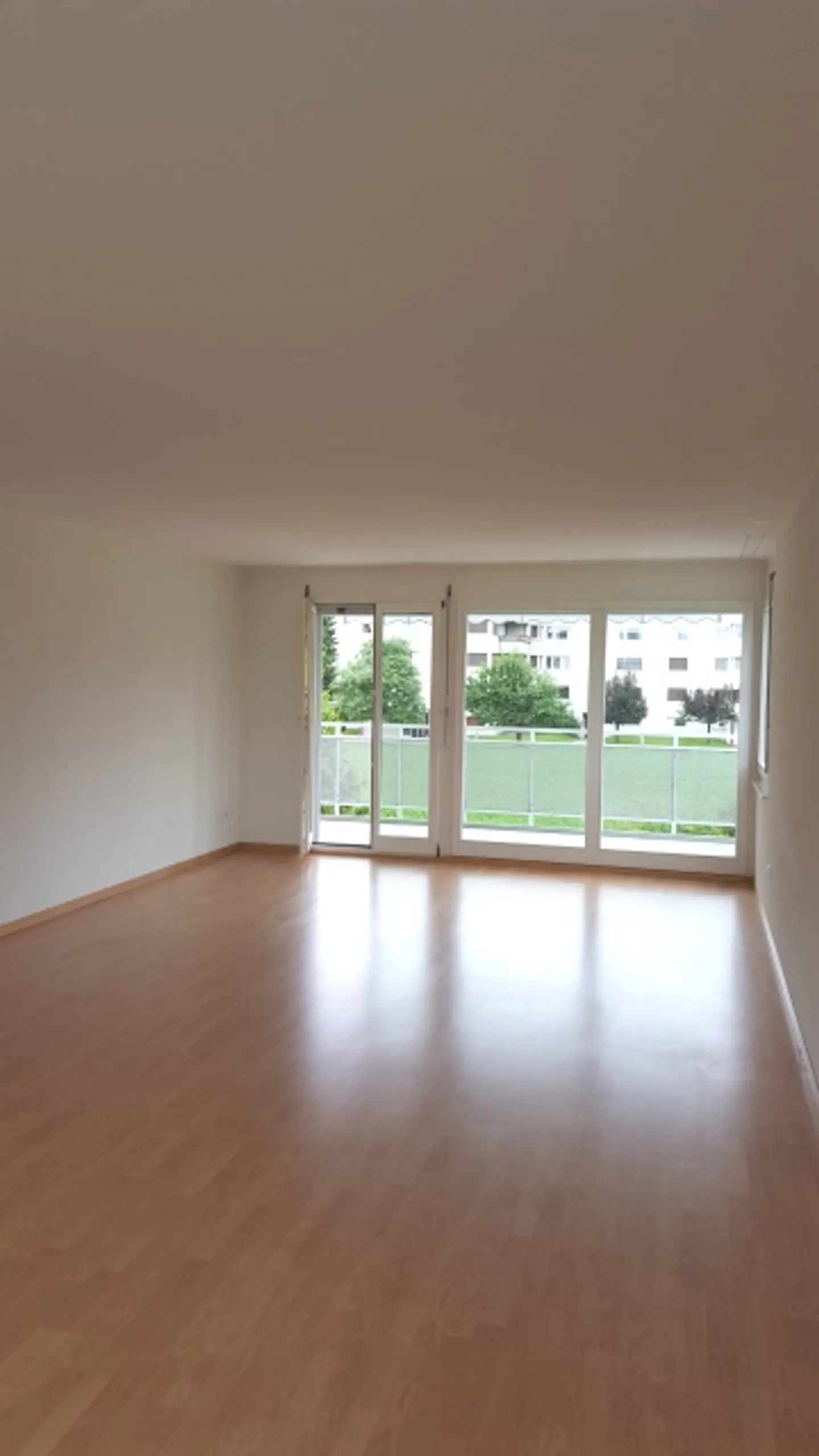 Grosszügige 3.5-Zimmerwohnung - Foto 2 von 7