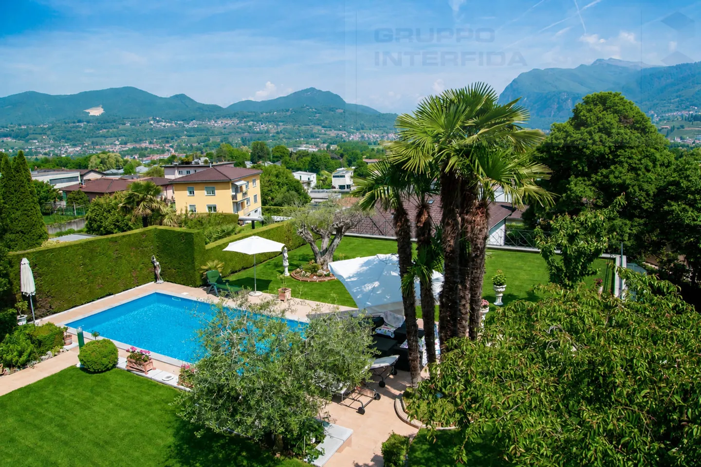 GROßE VILLA MIT POOL UND DEPENDANCE - Foto 3 von 20