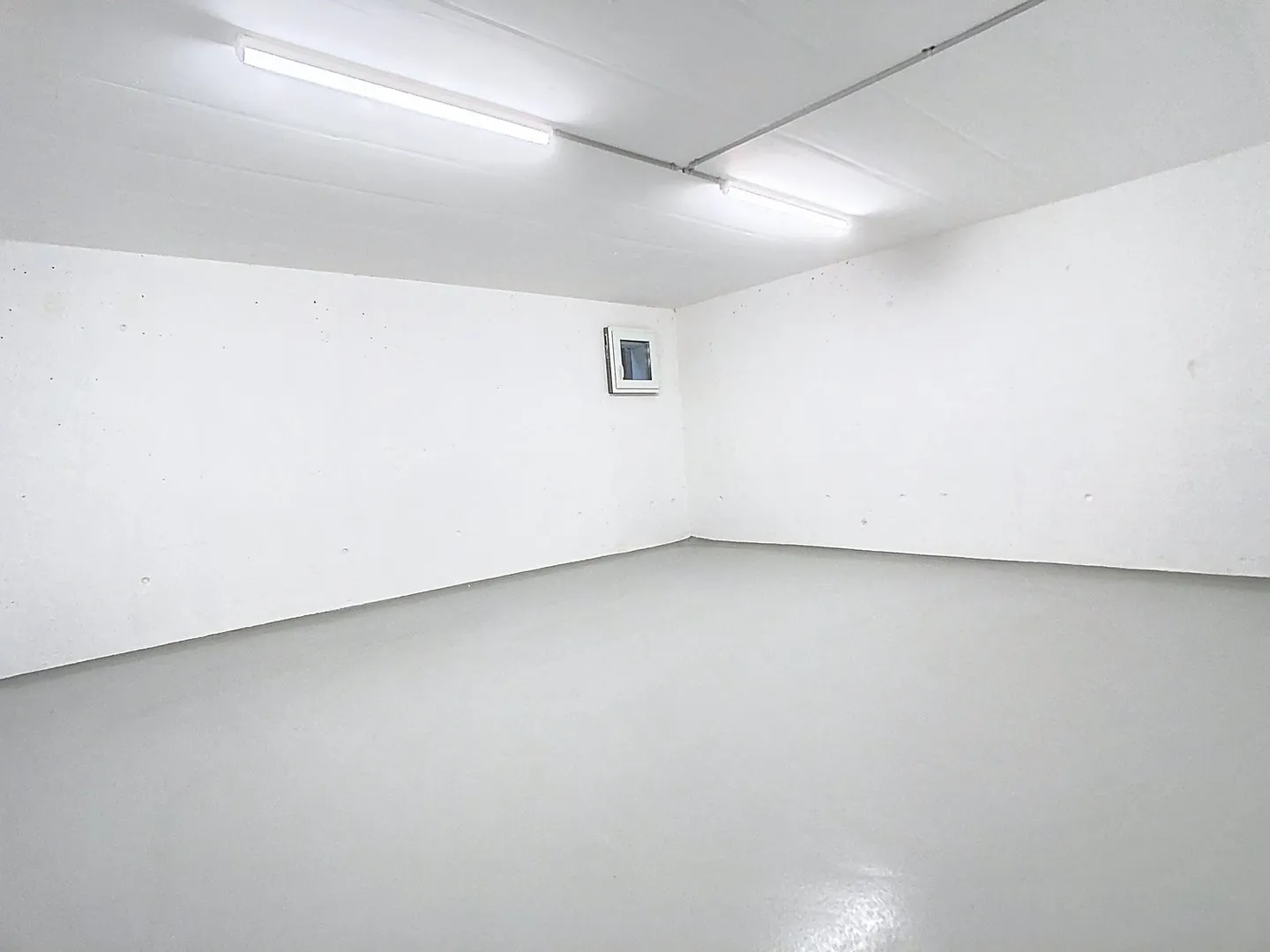 Local de stockage de 27.70 m2 - Photo 1 sur 5