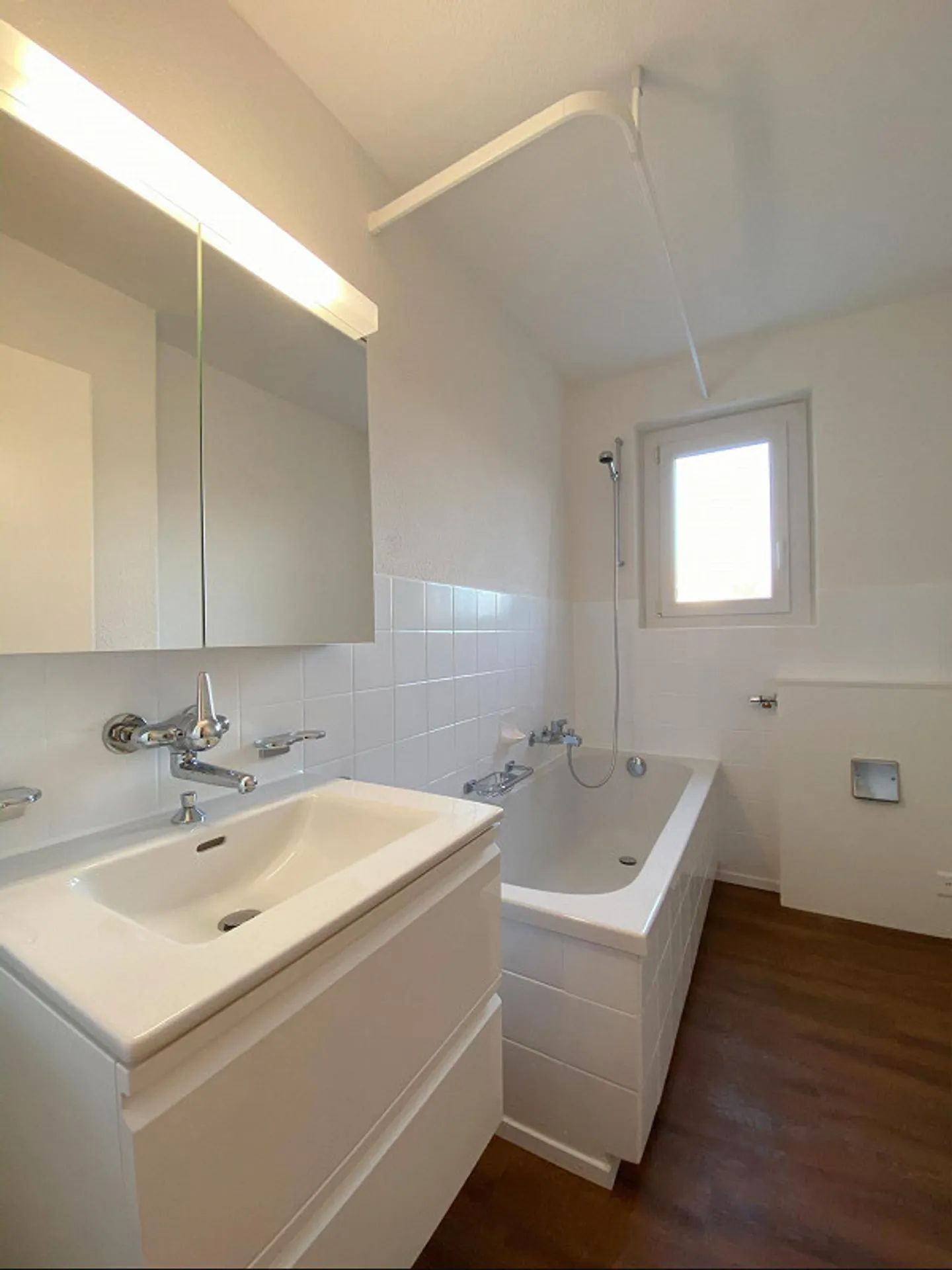 Appartement de 4,5 pièces au rez-de-chaussée, spacieux et fraîchement rénové, avec balcon - Photo 6 sur 12