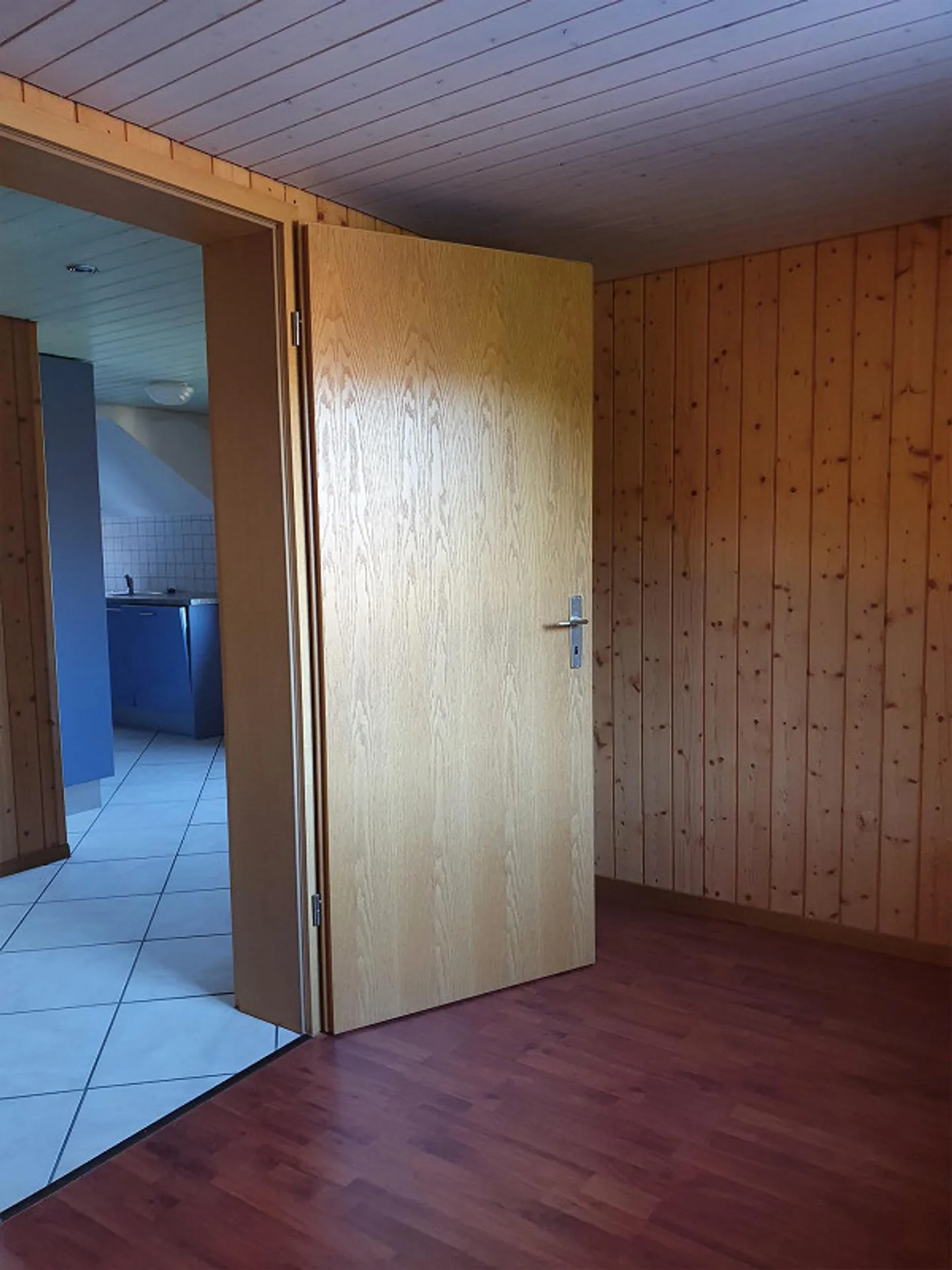 4-room apartment on the 2nd floor - Photo 6 of 7