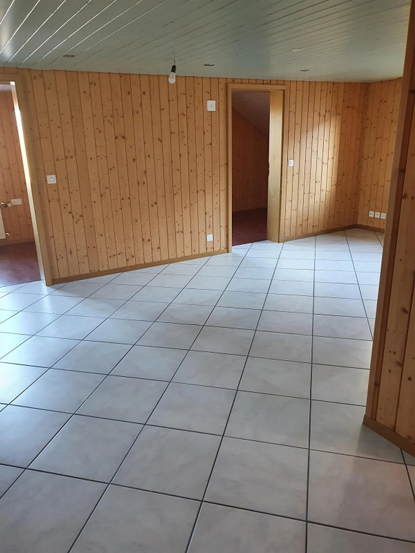 4-room apartment on the 2nd floor - Photo 3 of 7