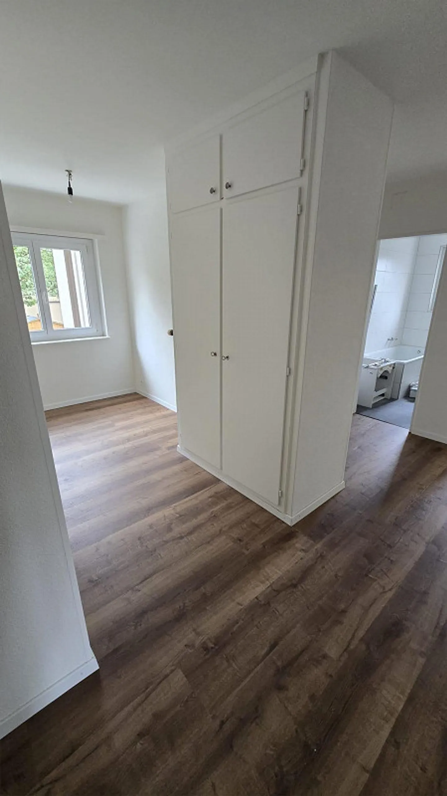 Appartement de 4,5 pièces au rez-de-chaussée, spacieux et fraîchement rénové, avec balcon - Photo 9 sur 12