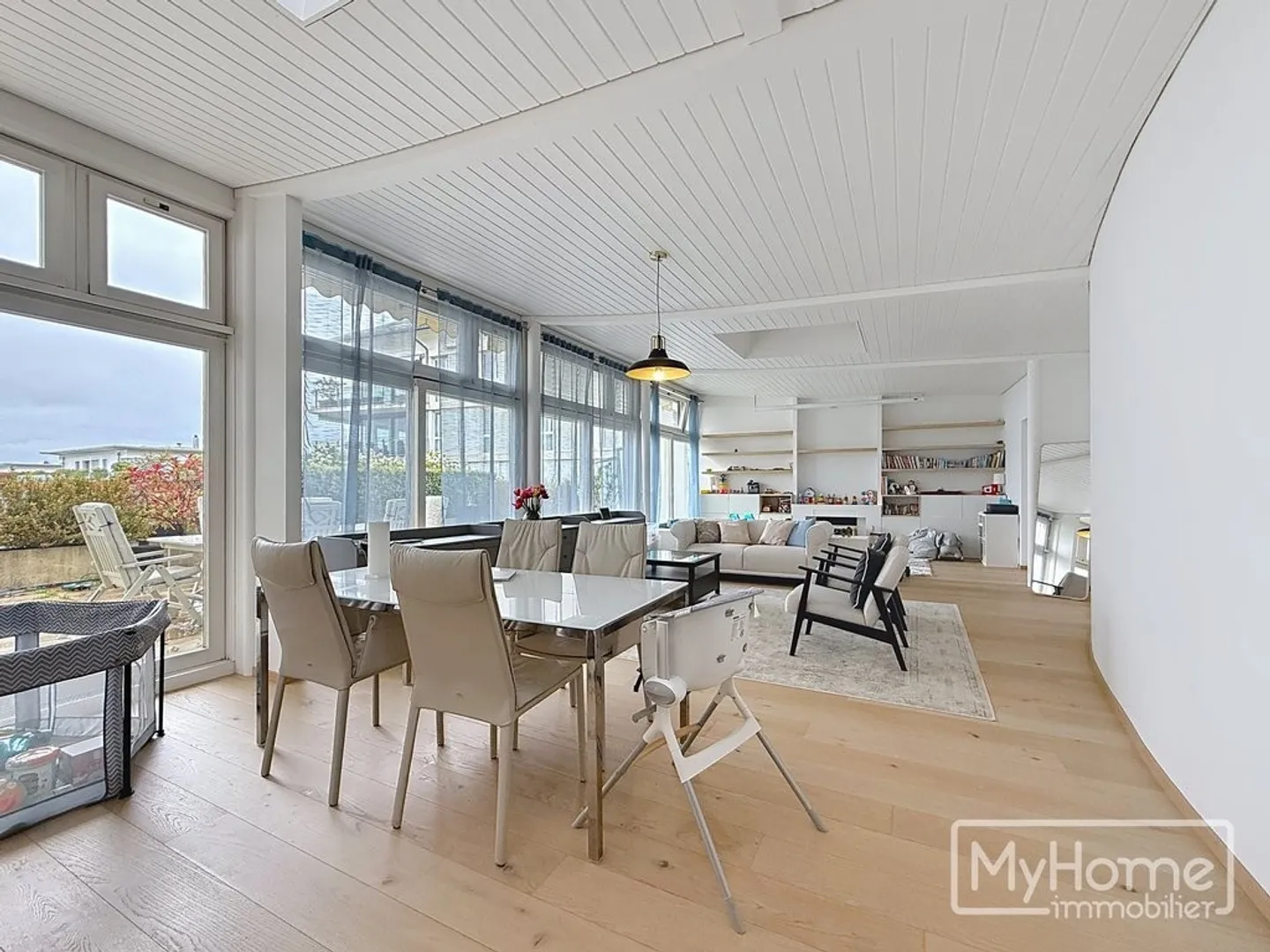 Magnifique duplex de 4,5 pièces à Coppet - Photo 1 sur 4