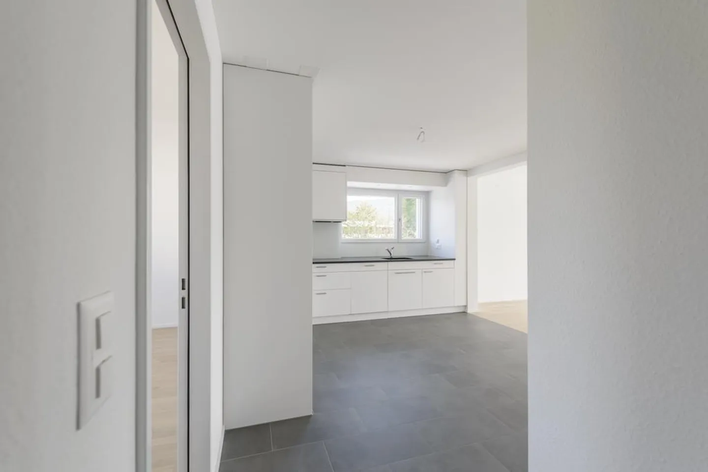 Moderno e spazioso appartamento ad Aesch - Foto 4 di 11